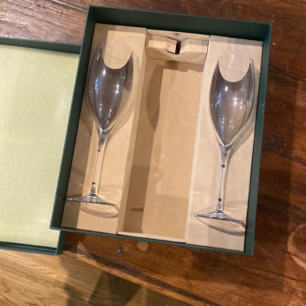 Champagne Flutes - Elegant Clear Glass Set - Picture 4 of 7